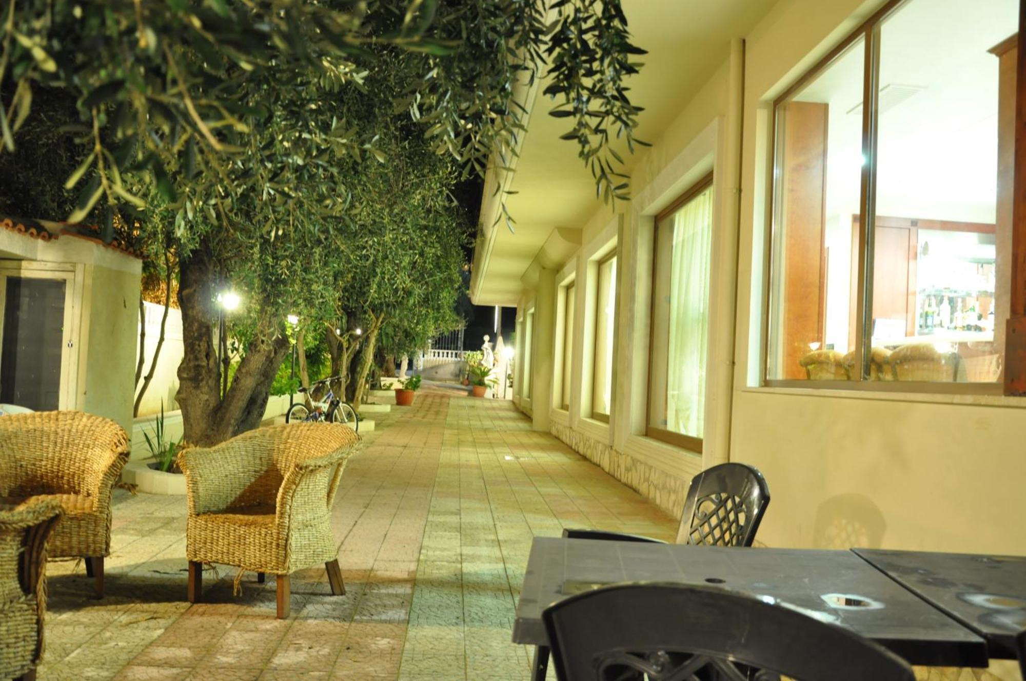 Hotel Il Melograno Маттіната Екстер'єр фото